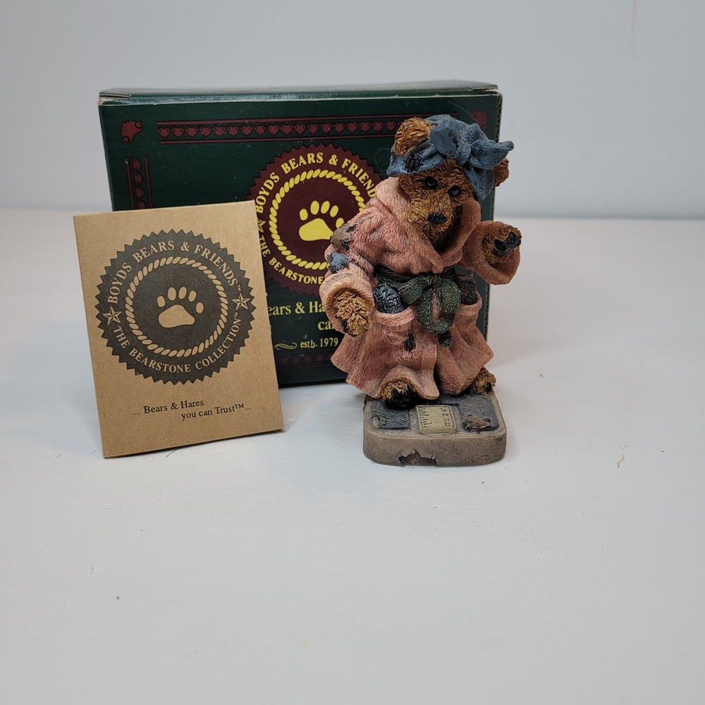 Vintage 1993 Boyds Bear, Ms Griz...Saturday Night" Figurine. 3E/2152‎